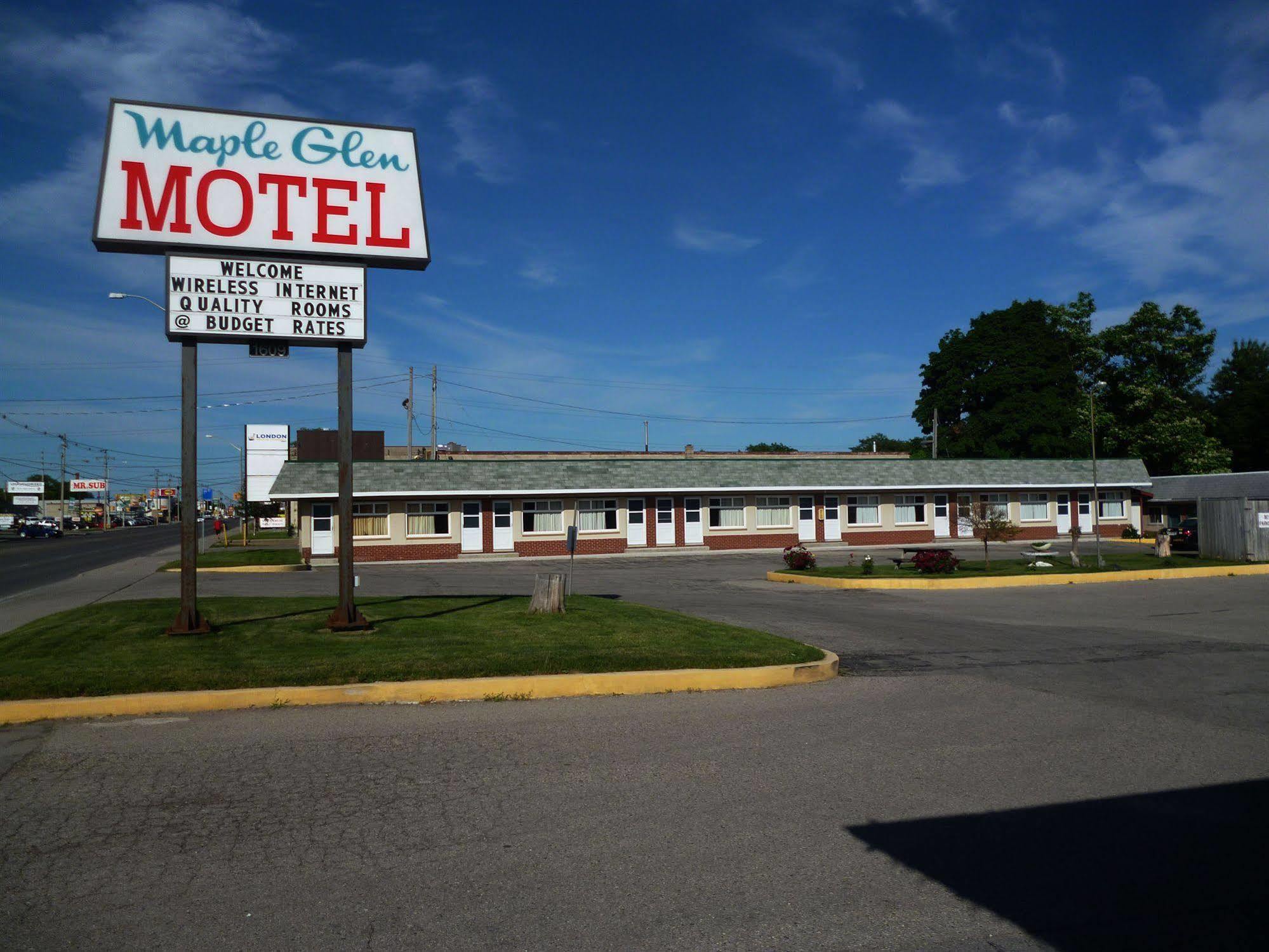Maple Glen Motel London Exterior photo