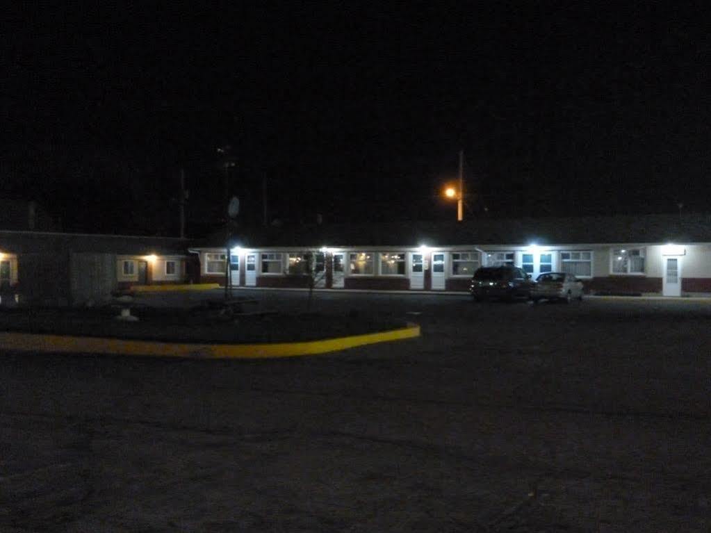 Maple Glen Motel London Exterior photo